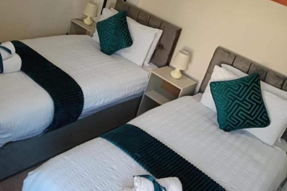House | 3 bedrooms, desk, free WiFi, bed sheets