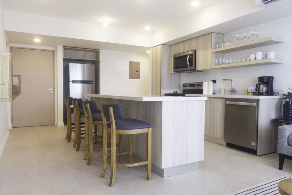 Condo, 3 Bedrooms | Private kitchen | Fridge, oven, coffee/tea maker, toaster