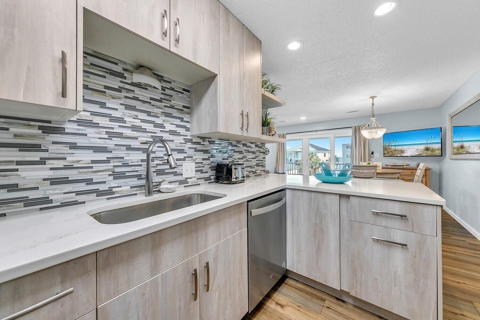 Condo, Multiple Beds (Beachside Villas 832) | Private kitchen | Oven, toaster
