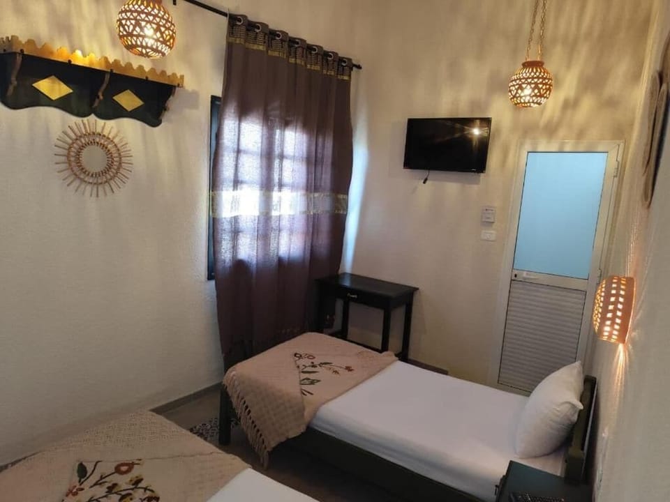 Standard Single Room | Free WiFi, bed sheets