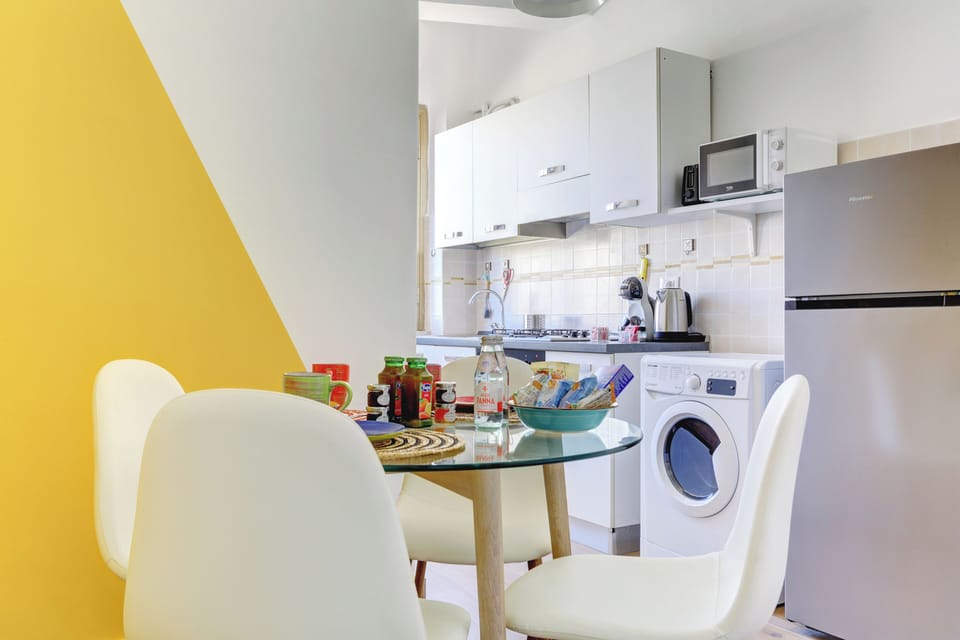 Apartment | Private kitchen | Electric kettle, toaster, freezer