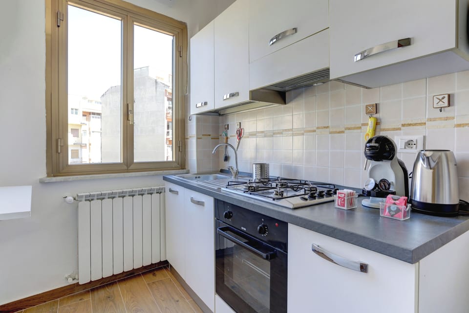 Apartment | Private kitchen | Electric kettle, toaster, freezer