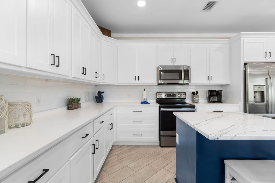 House, Multiple Beds (Beach Please) | Private kitchen | Oven, toaster