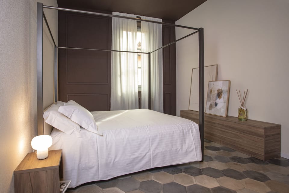 Royal Suite | 1 bedroom, premium bedding, down comforters, minibar