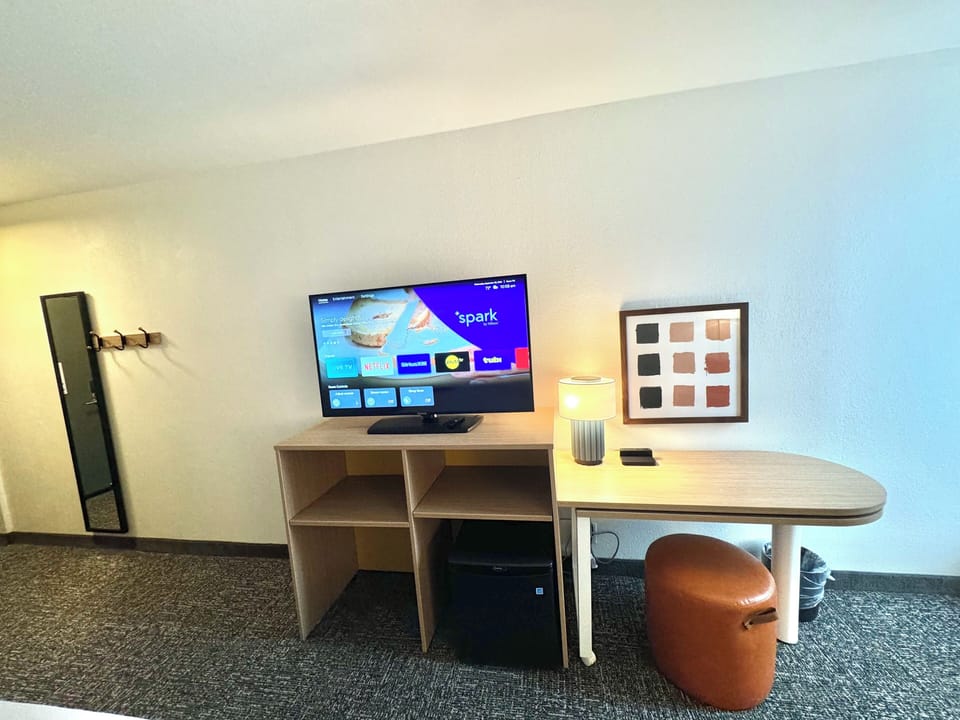 40-inch TV with cable channels