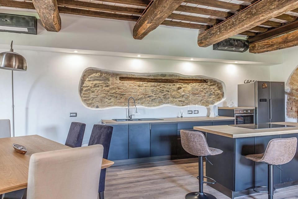 Apartment, 5 Bedrooms, Terrace, Mountain View | Living area
