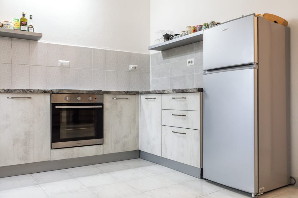 House, 2 Bedrooms, Terrace, Mountainside | Private kitchen | Fridge, oven, stovetop, cookware/dishes/utensils