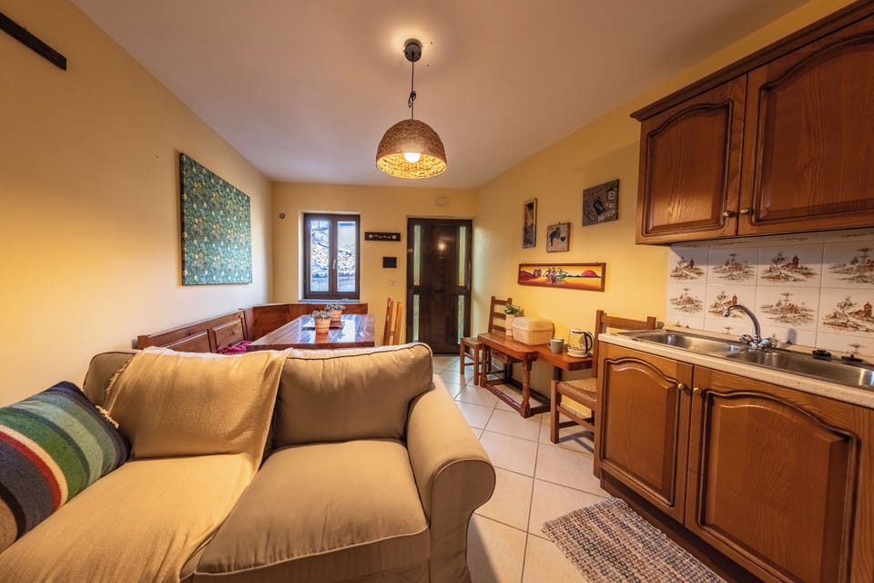 House, 1 Bedroom, Balcony | Private kitchen | Full-size fridge, microwave, oven, stovetop