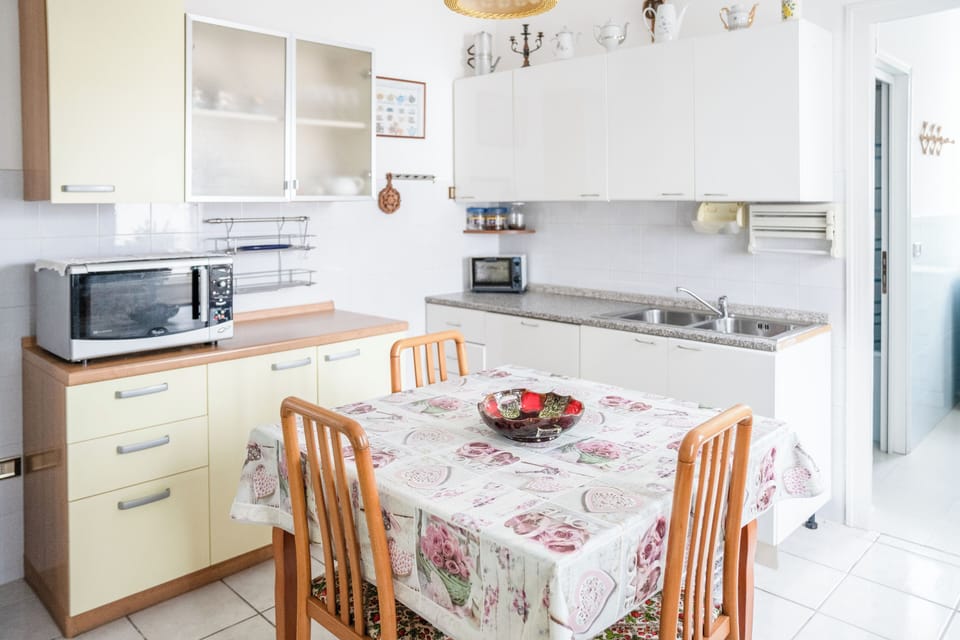 House, 2 Bedrooms, Sauna | Private kitchen | Fridge, microwave, oven, stovetop