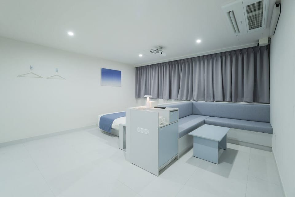 Movie | Premium bedding, memory foam beds, soundproofing, free WiFi