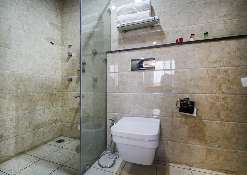 Basic Double or Twin Room, City View | Bathroom | Shower, free toiletries, hair dryer, slippers