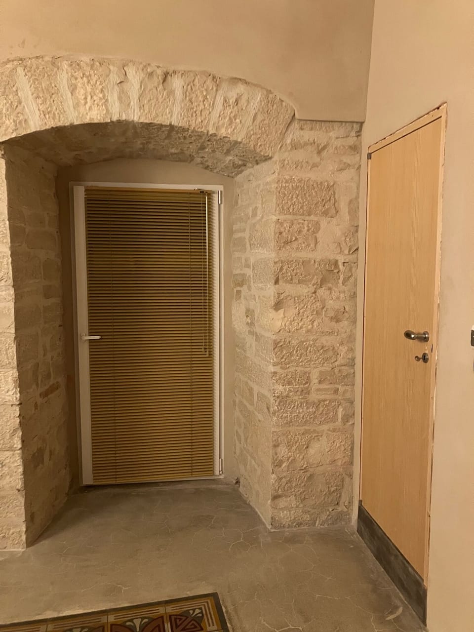 Deluxe Double Room, 1 Queen Bed, Non Smoking, Private Bathroom | Blackout drapes, soundproofing, WiFi (free)