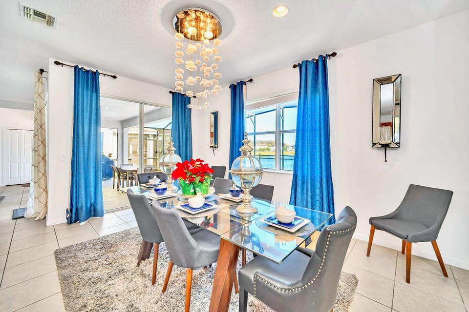 6 bedrooms, high-speed internet