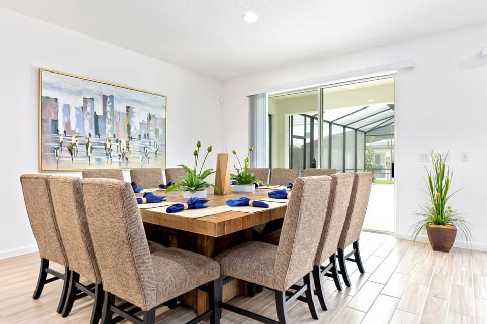 10 bedrooms, high-speed internet