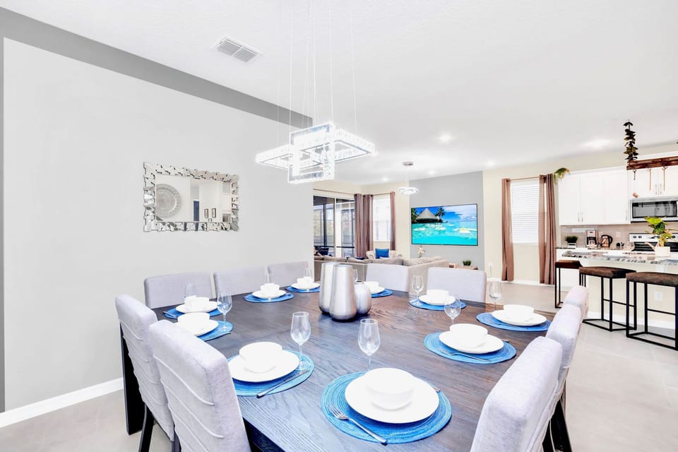 7 bedrooms, high-speed internet