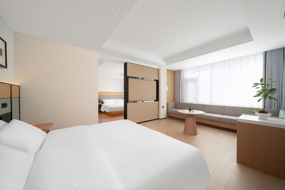 Luxury Suite, 2 Bedrooms | Egyptian cotton sheets, premium bedding, down comforters