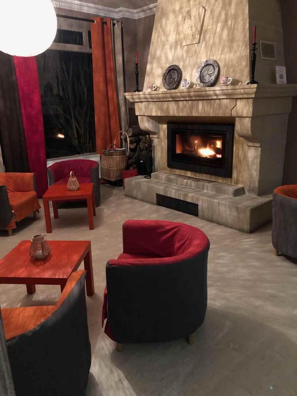 Lobby lounge