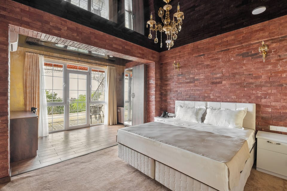 Standard Room, Sea View | Hypo-allergenic bedding, desk, laptop workspace, soundproofing