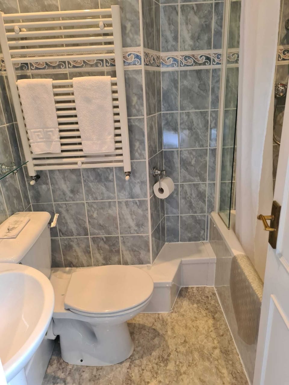 Double or Twin Room, Ensuite