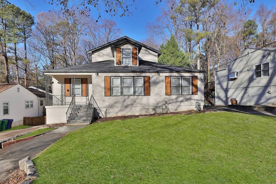 House | 8 bedrooms