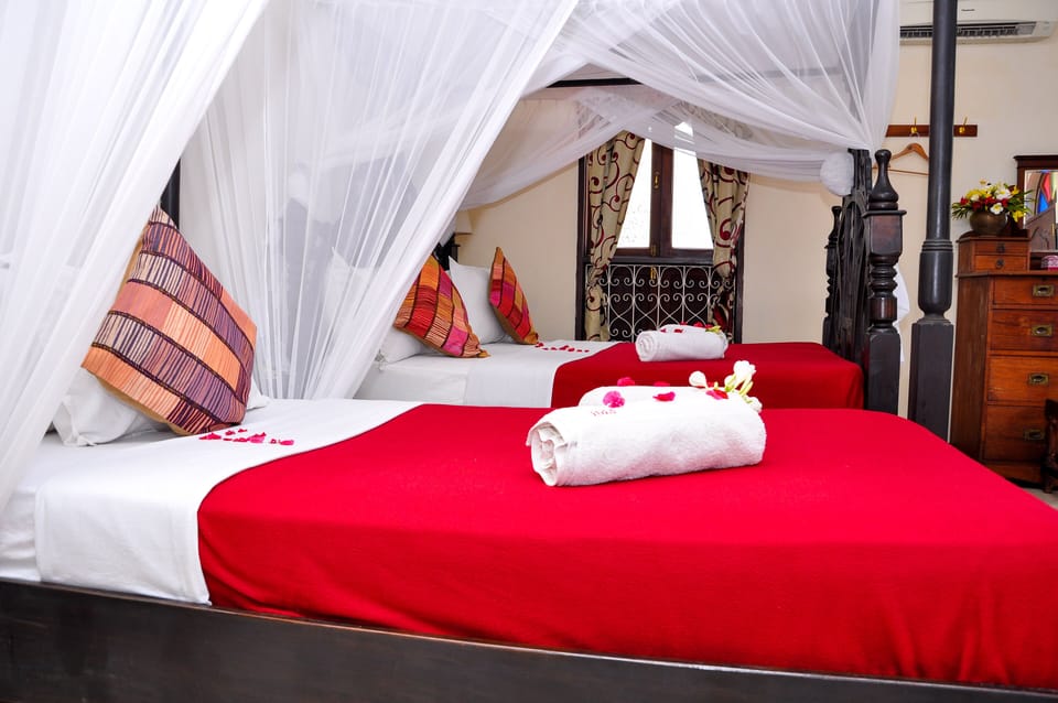 Standard Triple Room | Premium bedding, minibar, in-room safe, desk