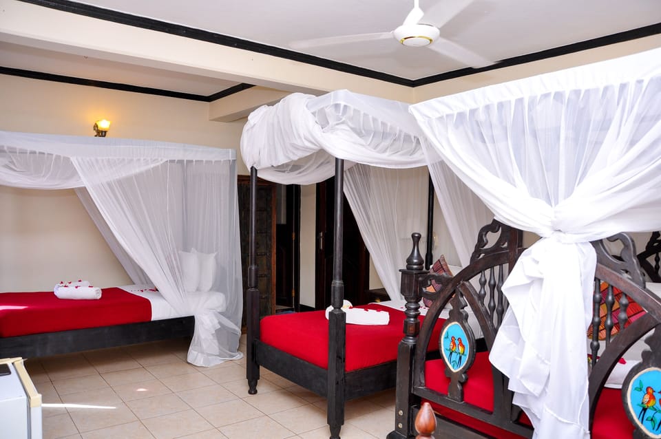Standard Triple Room | Premium bedding, minibar, in-room safe, desk