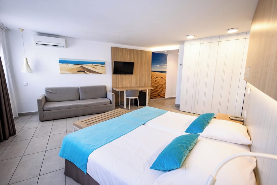 In-room safe, desk, blackout drapes, free WiFi
