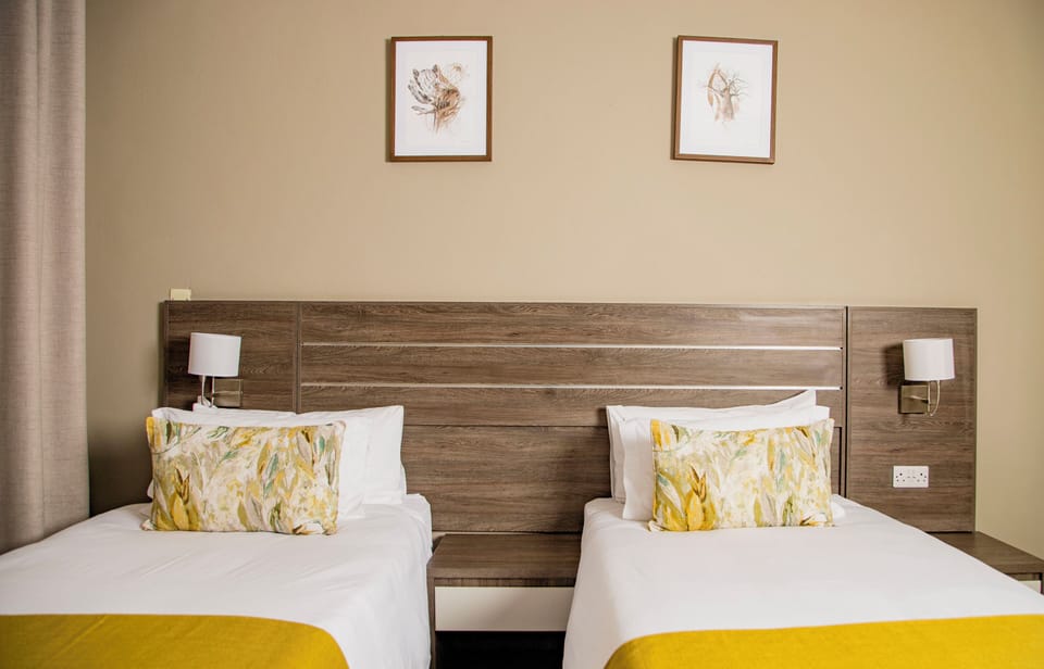 Double or Twin Room | Minibar, in-room safe, desk, laptop workspace