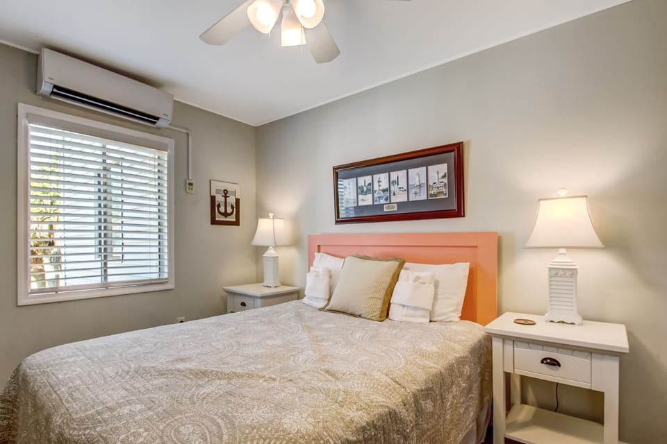 6 bedrooms, iron/ironing board, free WiFi