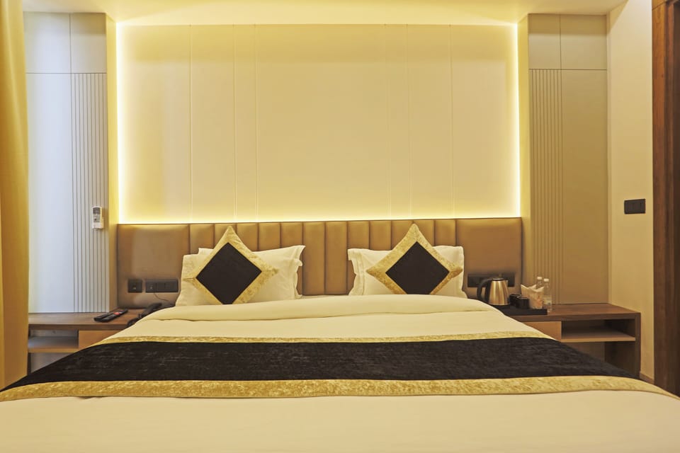 Premium bedding, down comforters, memory foam beds, desk