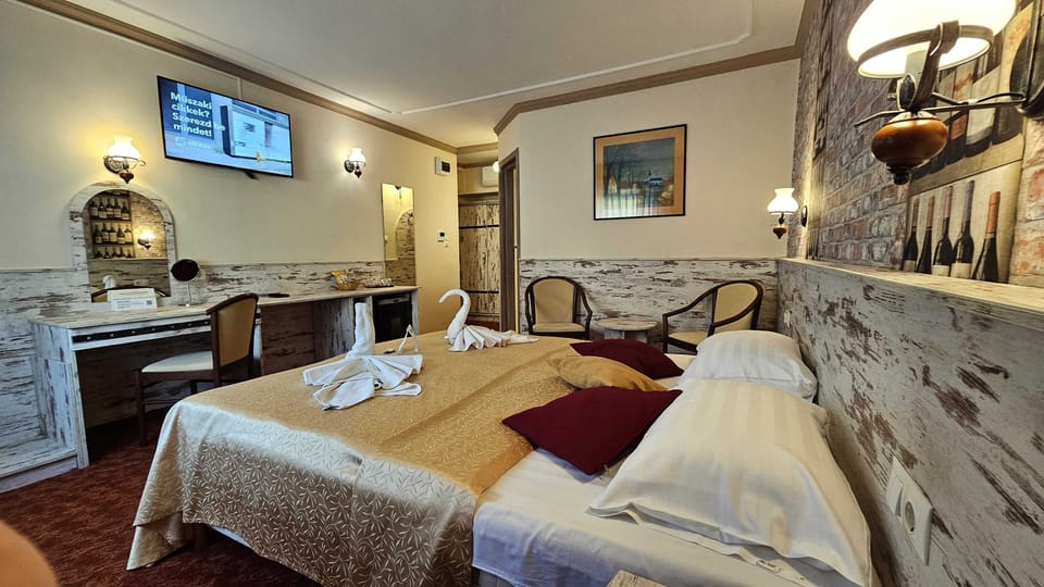 Vintage Double or Twin Room  | Minibar, desk, soundproofing, free WiFi