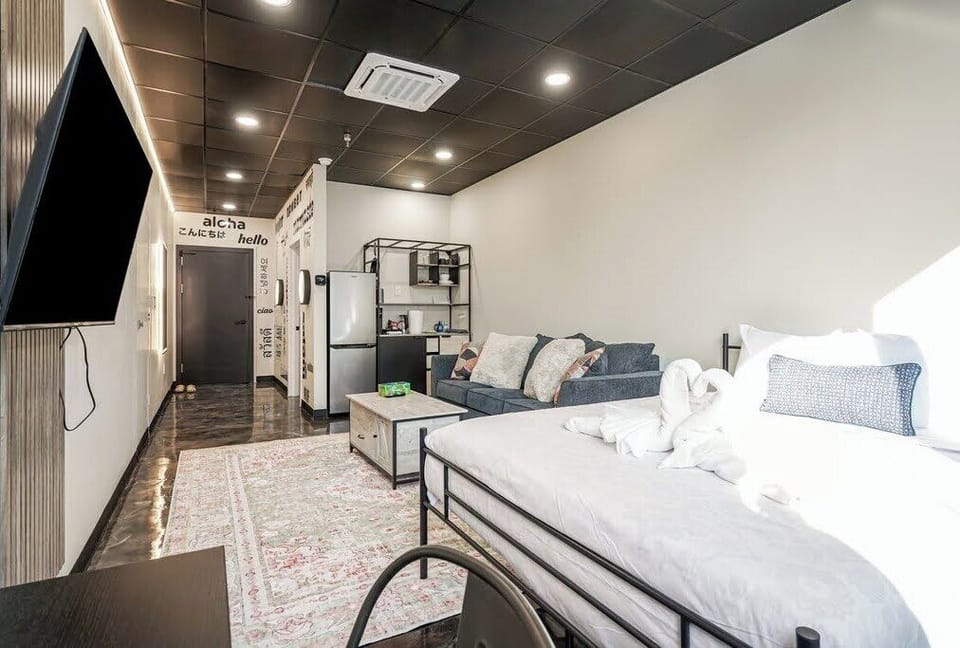 Studio, 1 Queen Bed with Sofa bed, Non Smoking, Kitchenette | Private kitchen