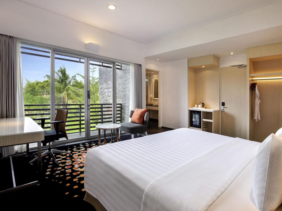 Minibar, in-room safe, desk, blackout drapes