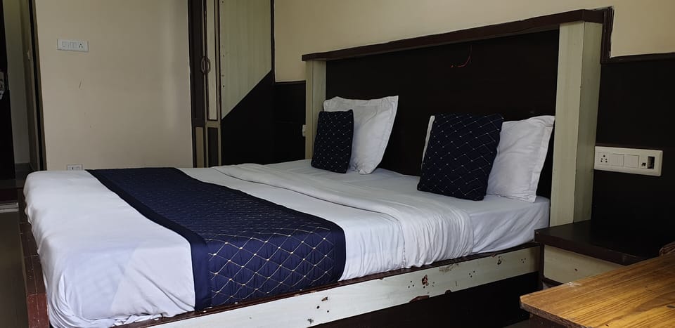 Deluxe Double Room, Mountain View | Free WiFi