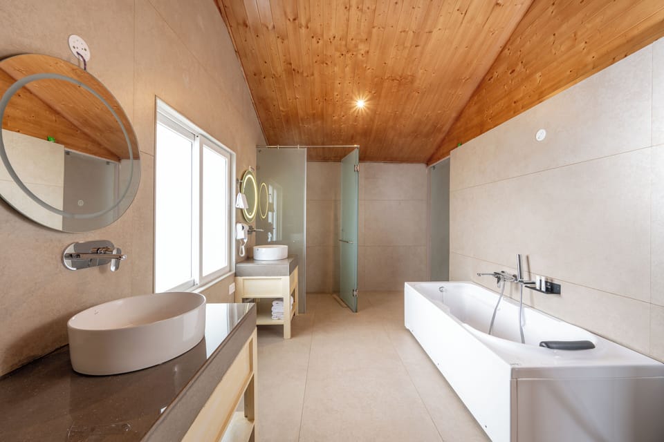 Family Duplex Room | Bathroom | Shower, free toiletries, hair dryer (on request), towels