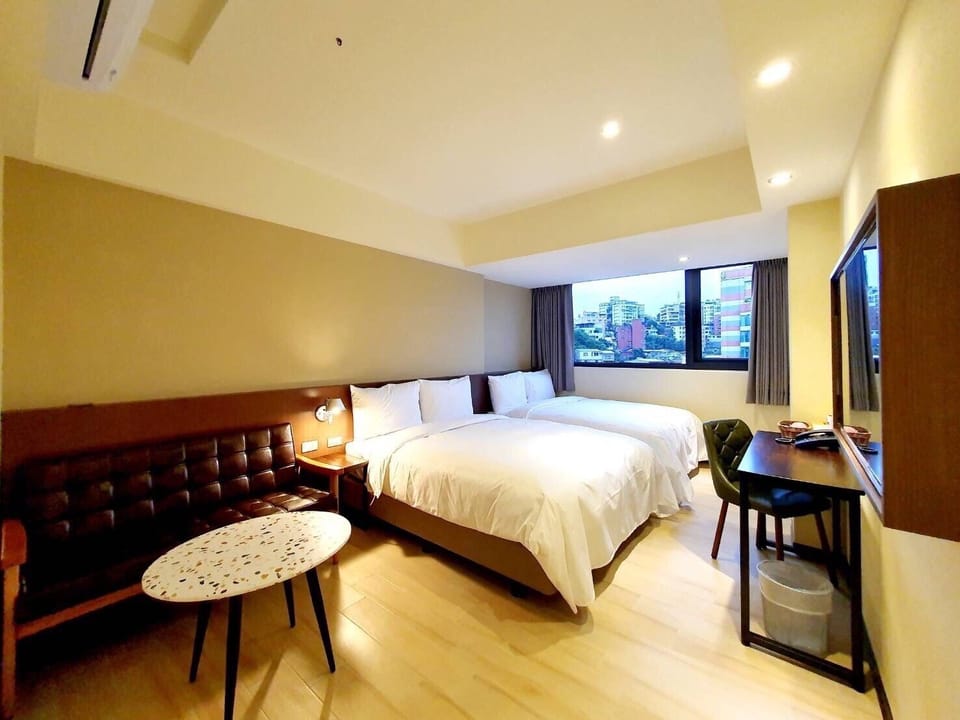 Standard Quadruple Room | Free minibar, free WiFi, bed sheets