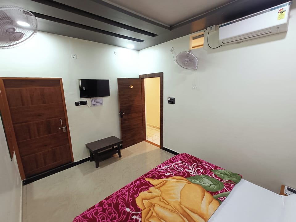 Deluxe Double Room | WiFi (free), bed sheets