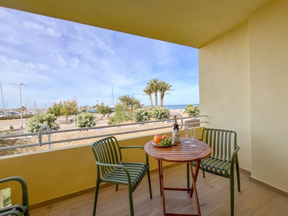 Apartment | Outdoor dining