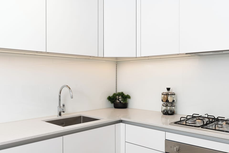 Deluxe Studio, Balcony, City View | Private kitchen | Fridge, microwave, oven, stovetop