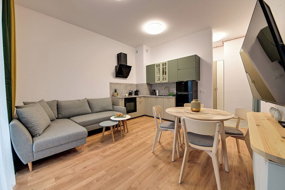 Apartment, Balcony | Living room | 37-inch flat-screen TV with digital channels, TV
