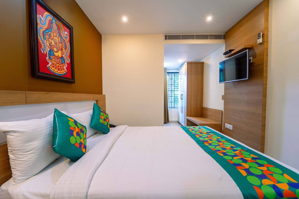 Standard Double or Twin Room | Desk, blackout drapes, bed sheets