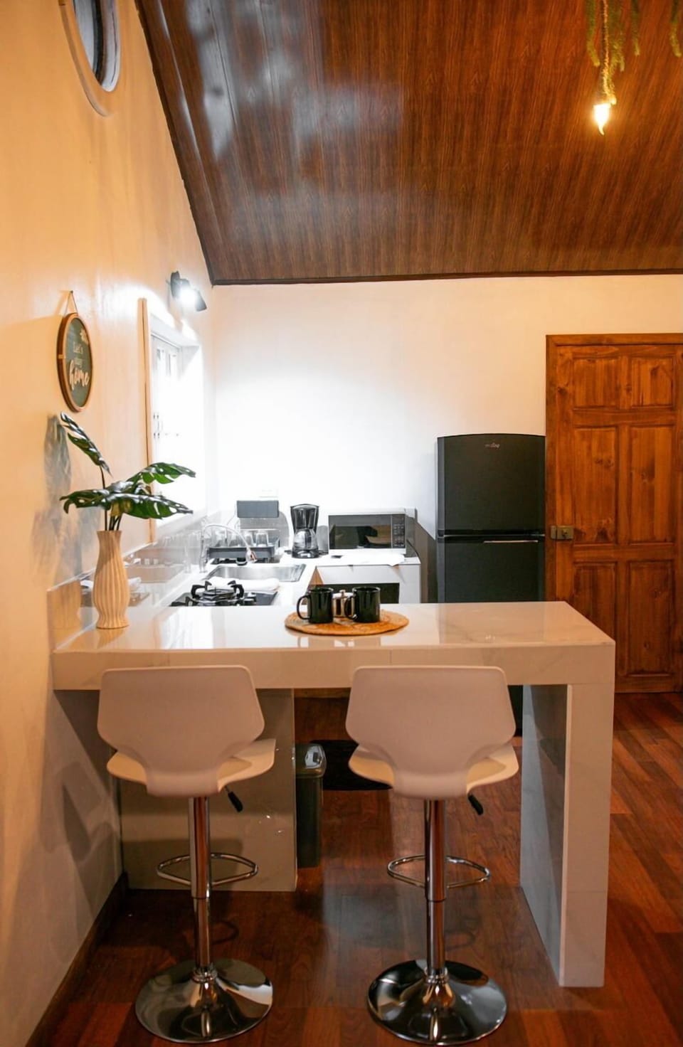 Romantic Cabin, 1 Bedroom, Terrace, Garden View | Private kitchen | Fridge, microwave, oven, stovetop