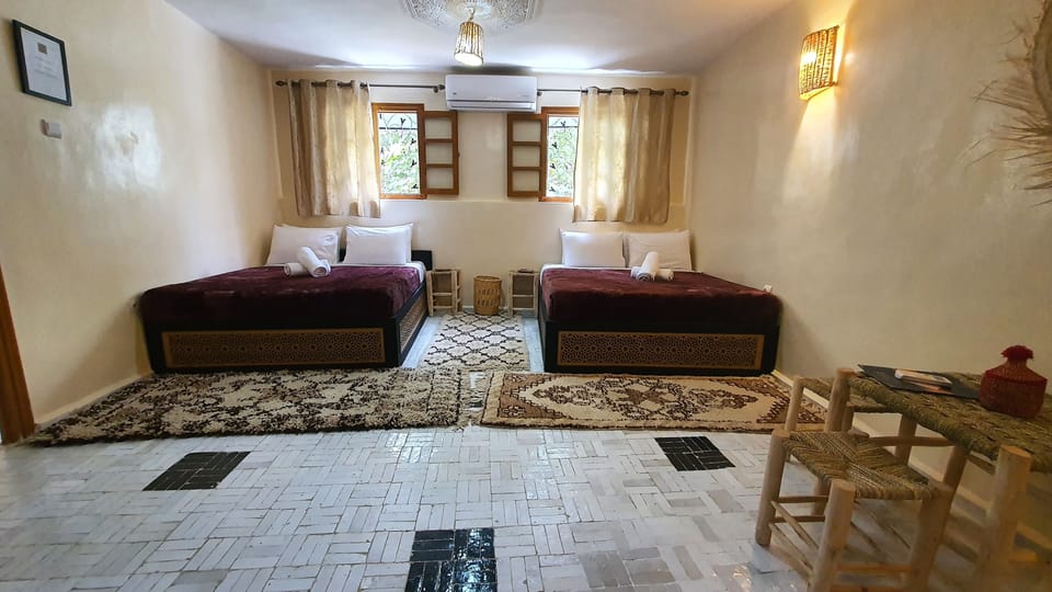Family Room | WiFi (free)