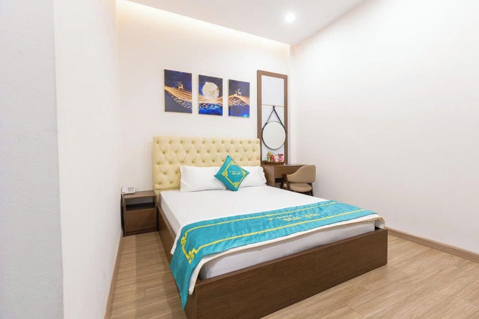 Premium bedding, down comforters, desk, laptop workspace