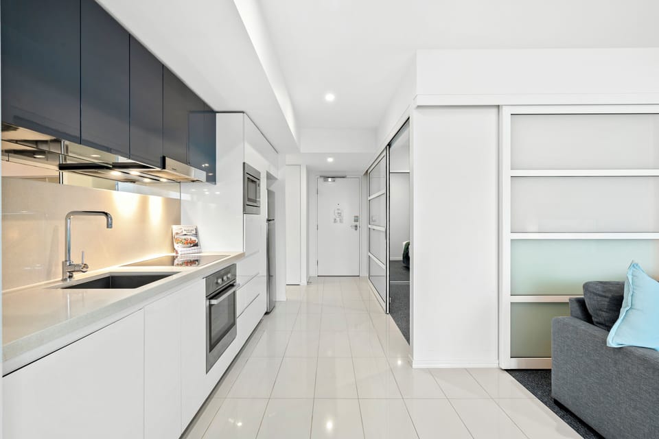 2 Bedroom 2 Bathroom - Ocean View - Level 26 Apartment | Private kitchen | Fridge, microwave, oven, dishwasher
