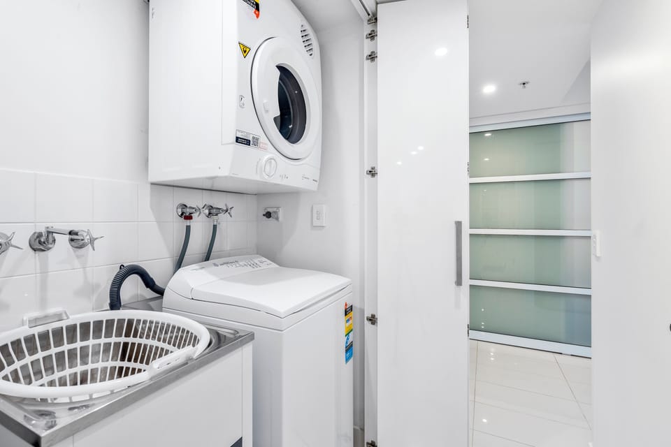 H Residences Self Contained – WOWSTAY Apartment in Surfers Paradise Boulevard