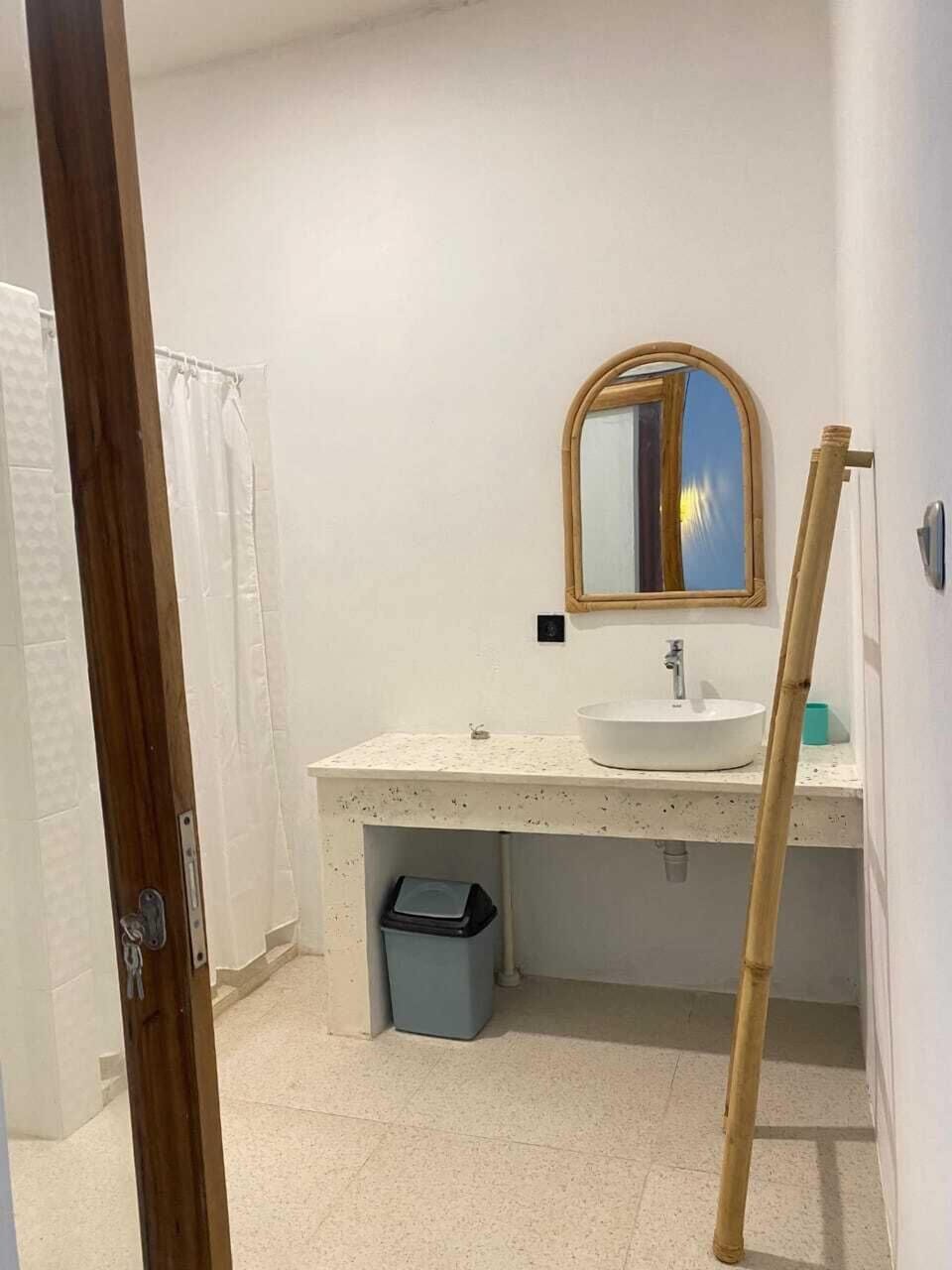 Classic Double Room | Bathroom | Shower, free toiletries, towels, soap