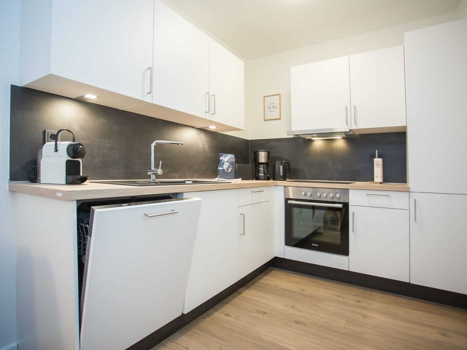 Fridge, oven, dishwasher, coffee/tea maker