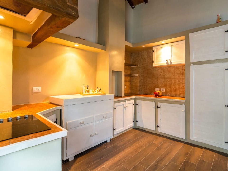 Fridge, oven