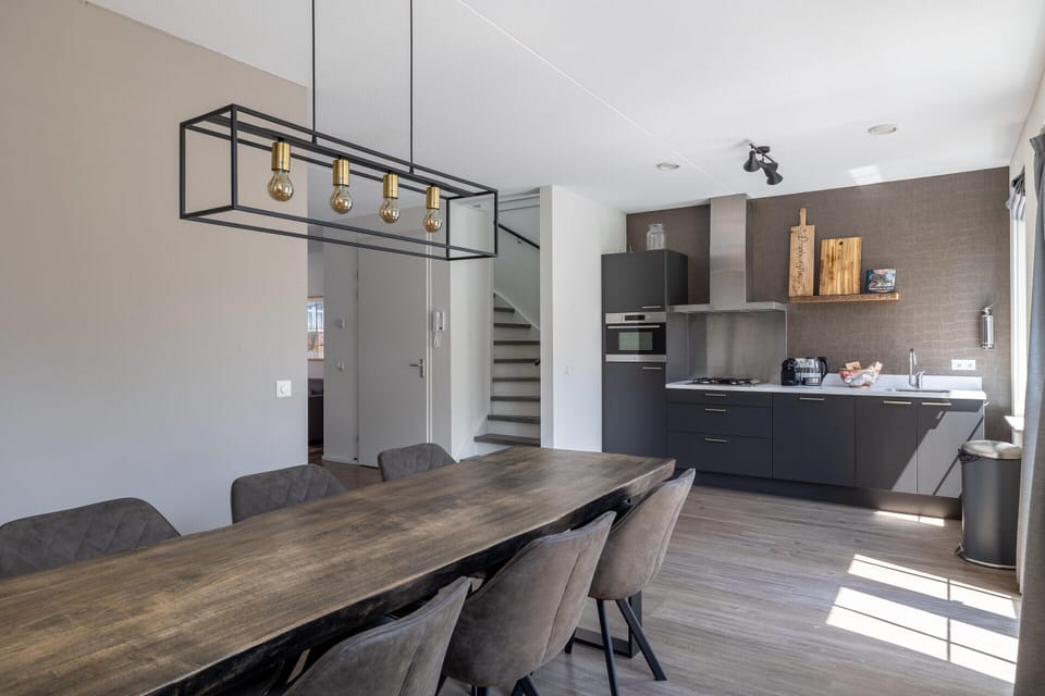 Comfort Apartment, 3 Bedrooms | Dining